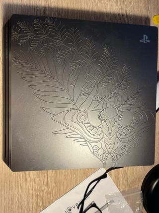 Ps4 pro (The last of us)