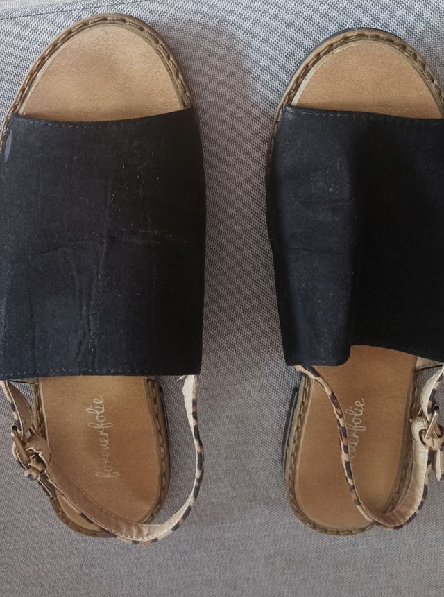 3 pares de zapatos, sandalias y alpargatas