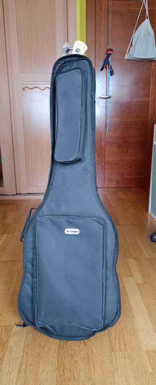 Bajo eléctrico infantil y amplificador