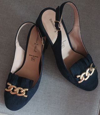 6 pares de zapatos el precio es de los 6