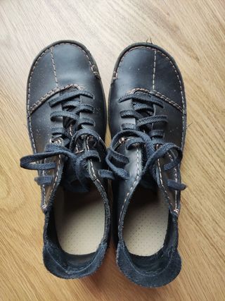 Zapatos clarks piel.