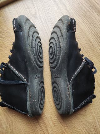 Zapatos clarks piel.