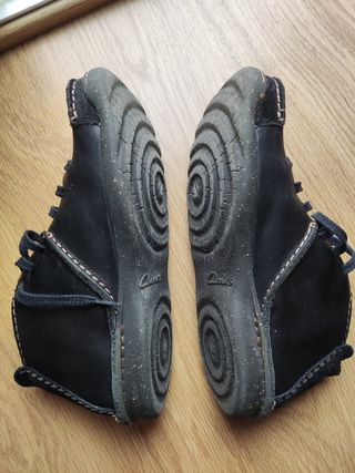 Zapatos clarks piel.