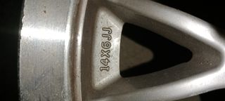 llantas universales de 14 pulgadas ,con 8 agujeros para cualquier vehiculo