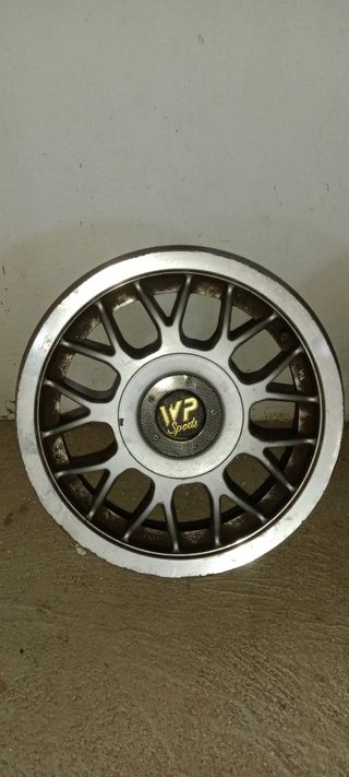 llantas universales de 14 pulgadas ,con 8 agujeros para cualquier vehiculo