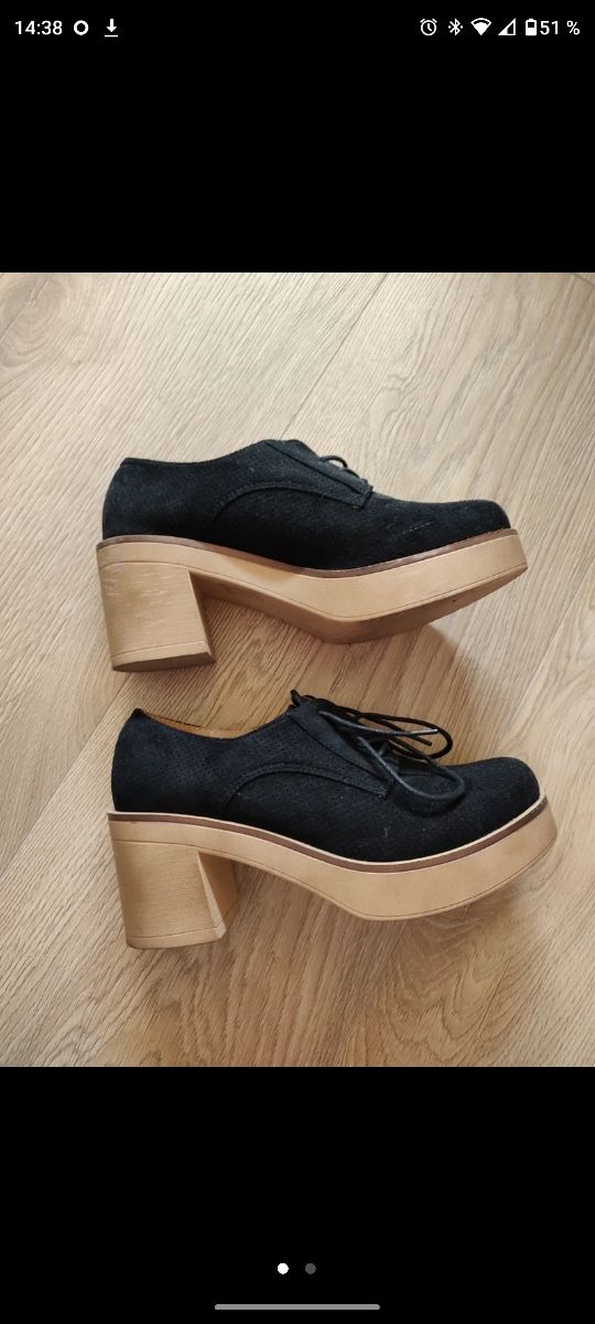 Zapatos, zuecos negros