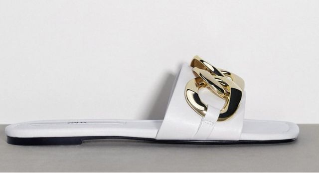 Sandalia plana cadena Zara