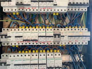 ELECTRICISTA