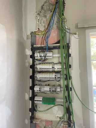 ELECTRICISTA