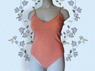 Body naranja pastel "Primark".