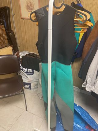 muta sub con salopette