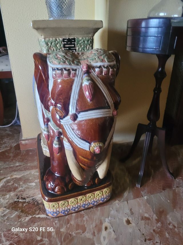 Elefantes de porcelana dos