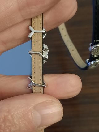 Pulsera charol negra charms plata Agatha