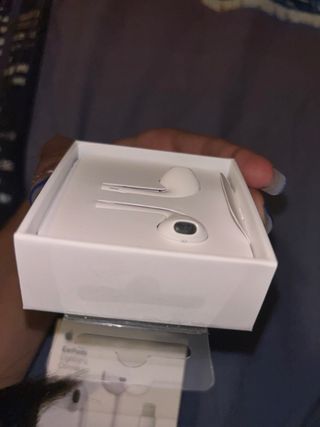 cuffiette con cavo apple airpods