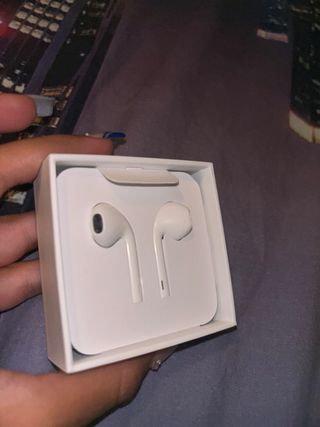 cuffiette con cavo apple airpods