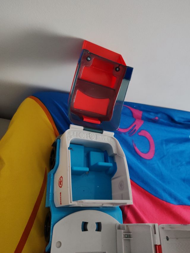 Camión patrulla canina 