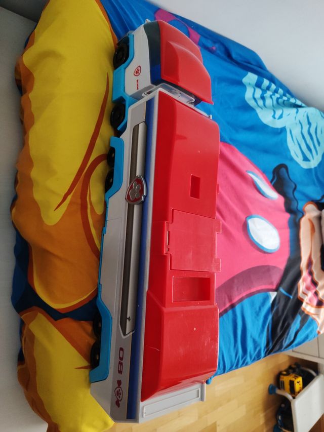Camión patrulla canina 