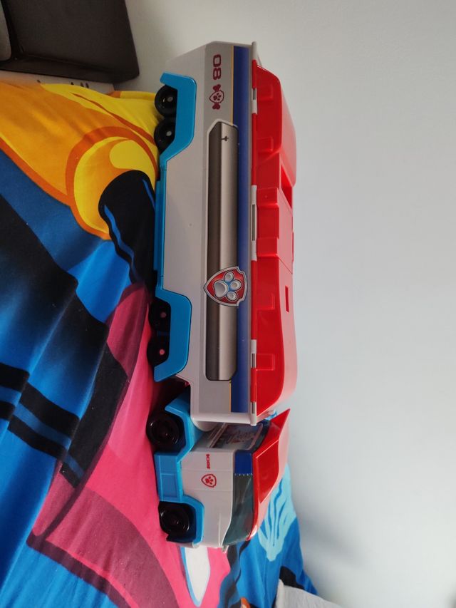 Camión patrulla canina 