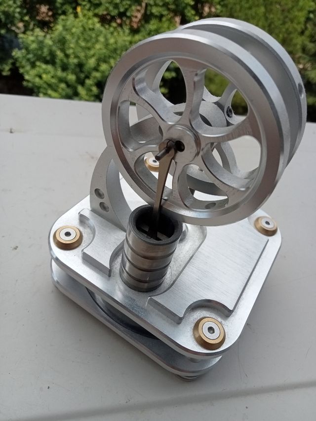 Maquina de vapor. Funciona con diferencia de tempe