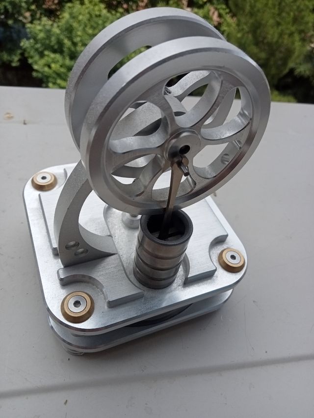 Maquina de vapor. Funciona con diferencia de tempe