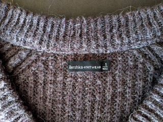Jersey oversize cuello pico marrón grisáceo