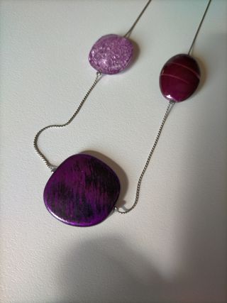 Collar morado de verano bijoyería