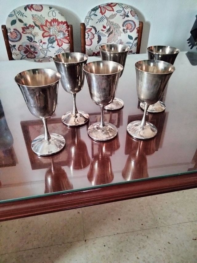 Juego de seis copas , de alpaca plateada