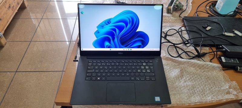DELL 5530 4K TACTIL I7 8850U 32 RAM