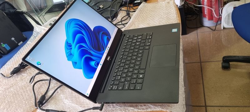 DELL 5530 4K TACTIL I7 8850U 32 RAM afbeelding 2