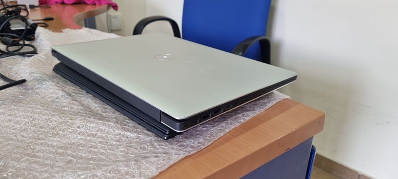 DELL 5530 4K TACTIL I7 8850U 32 RAM afbeelding 6