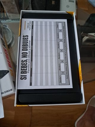 Juego de mesa adultos. Si bebes no dibujes