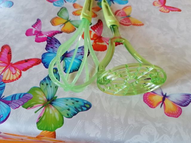 Set schiacciapatate e frusta in plastica