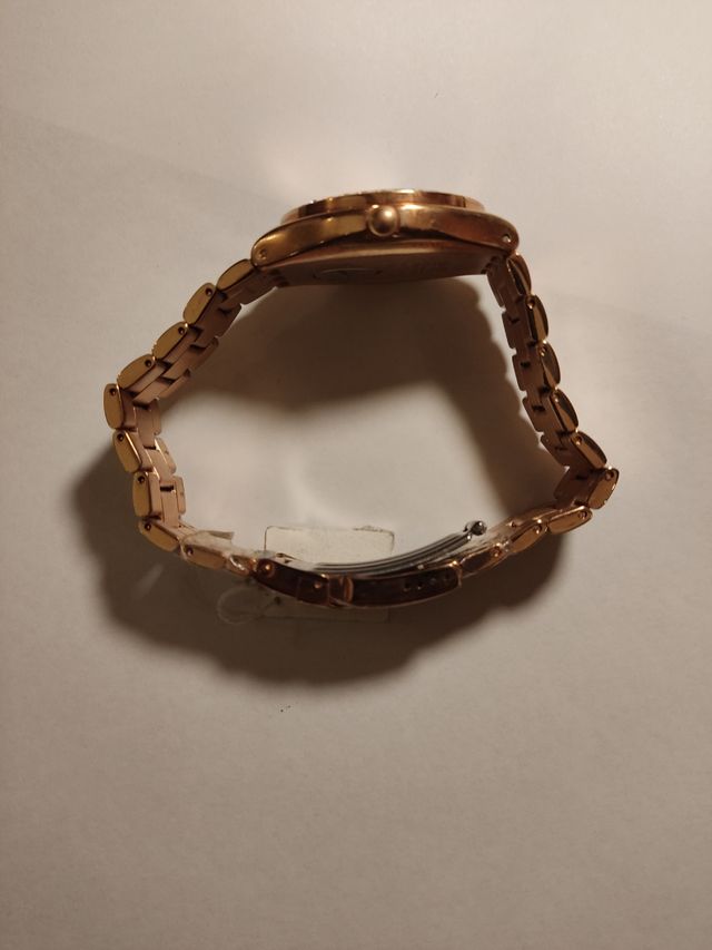 Reloj marca Swatch diámetro 36 mm.