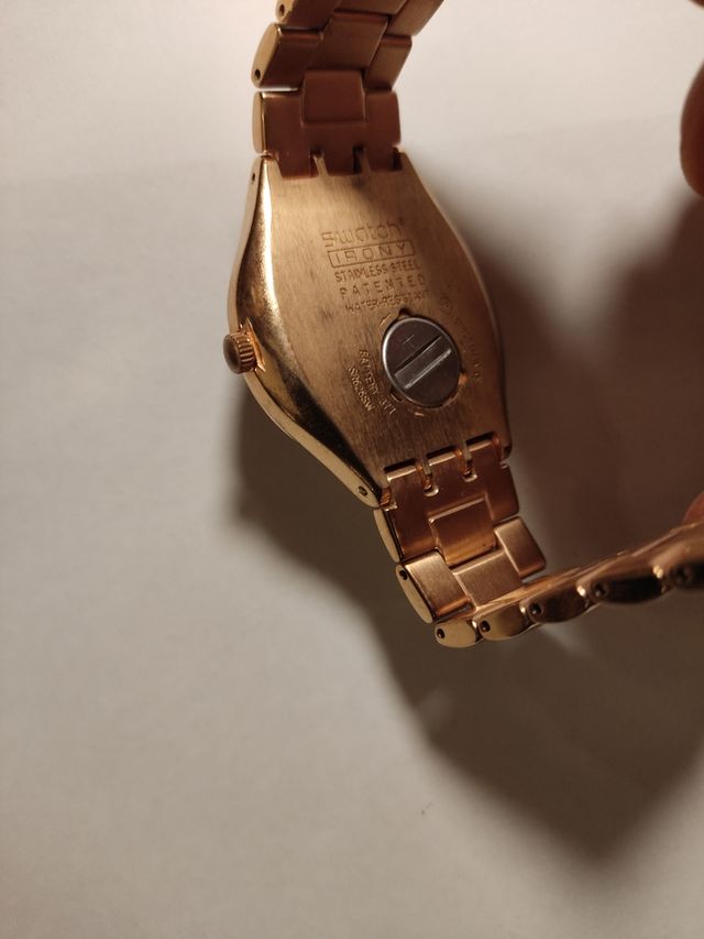 Reloj marca Swatch diámetro 36 mm.