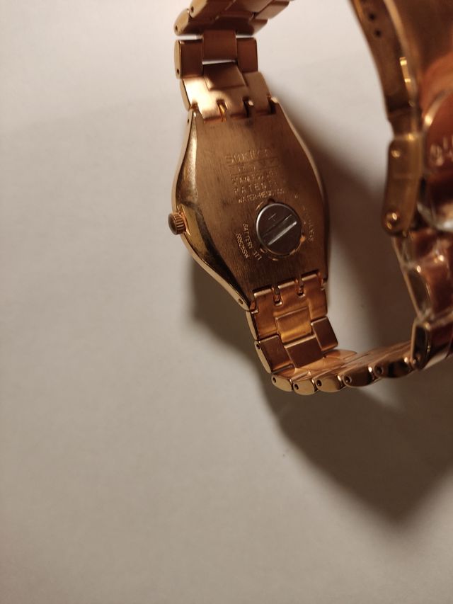 Reloj marca Swatch diámetro 36 mm.