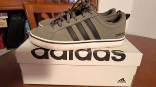 Zapatillas Adidas talla 40.5. 
