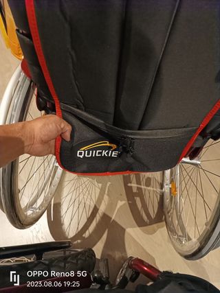 SILLA DE RUEDAS COLOR ROJA MARCA QUICKIE