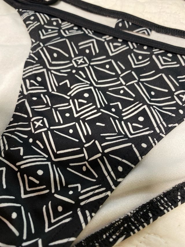 bikini estampado blanco y negro