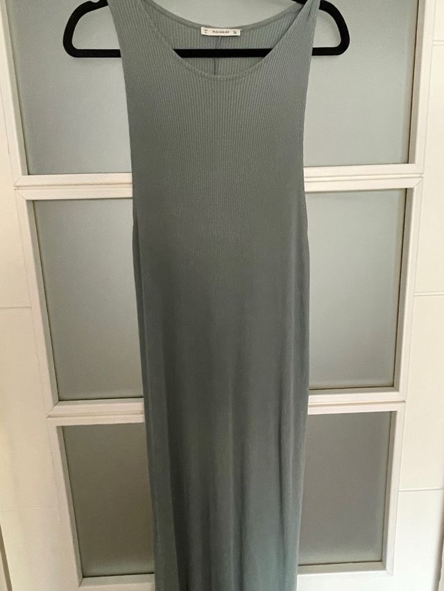 Vestido midi canalé verde pull and bear
