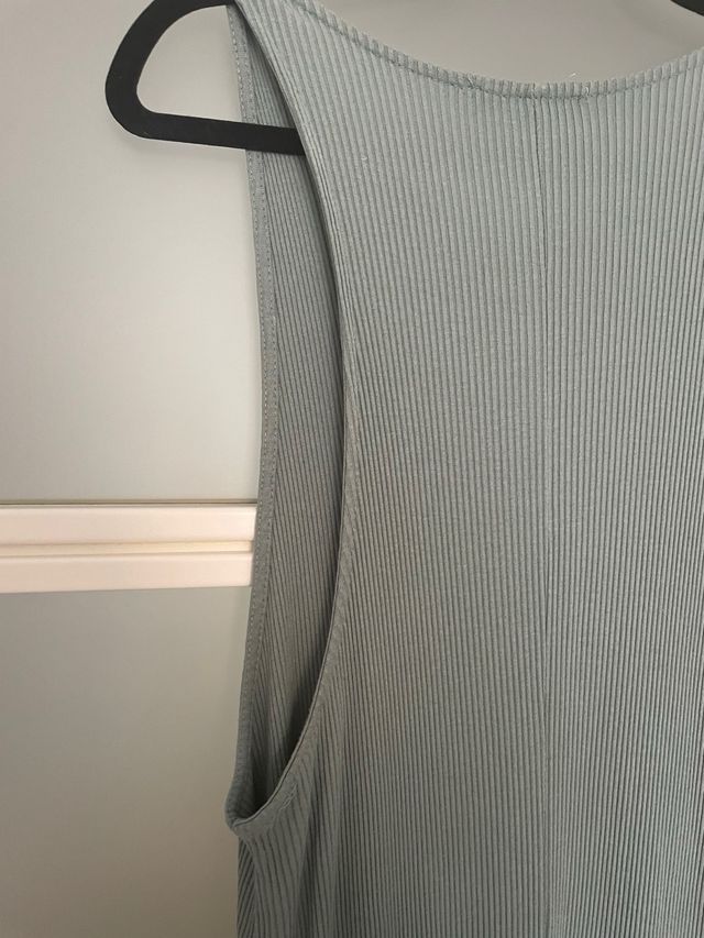 Vestido midi canalé verde pull and bear