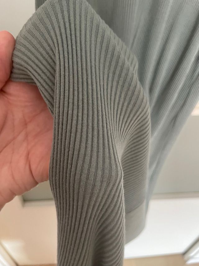 Vestido midi canalé verde pull and bear