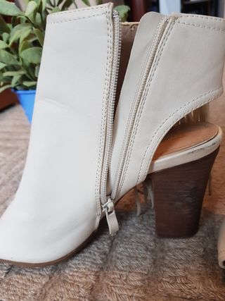 Sandalias número 37 crema