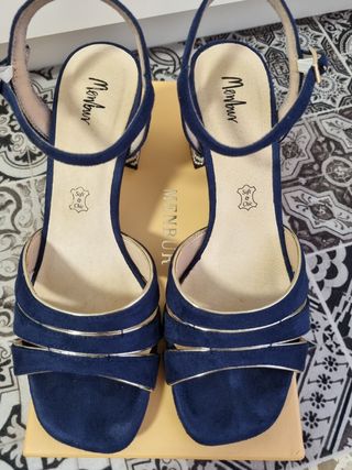 Sandalia Tacón Azul Menbur. Piel. Talla 39