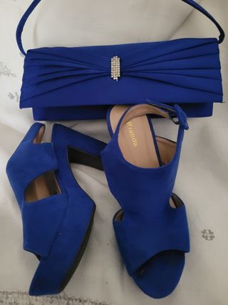 Zapatos azul electrico marca Rianda 