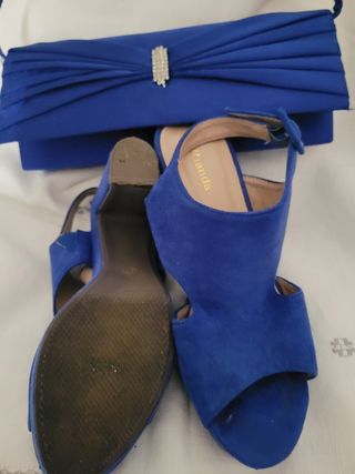 Zapatos azul electrico marca Rianda 