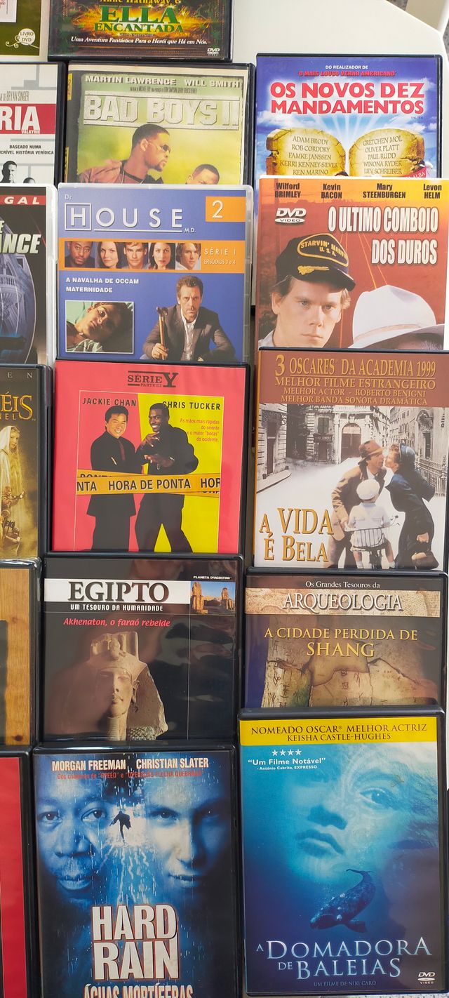 42 DVDs Diversos a funcionar em ótimas condições