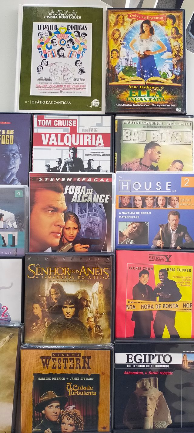 42 DVDs Diversos a funcionar em ótimas condições