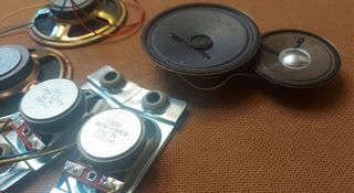 Lote 13 altavoces varias potencias y ohm