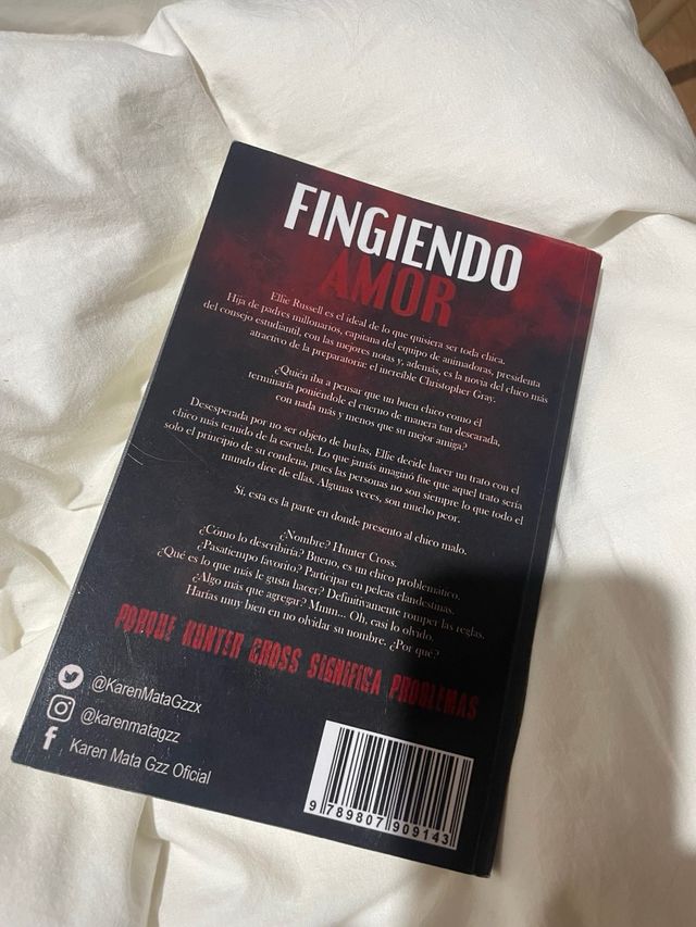 Fingiendo amor de Karen Mata Gzz