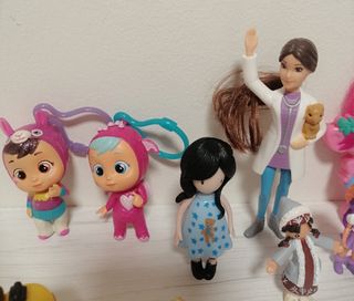 Trece Muñec@s varios